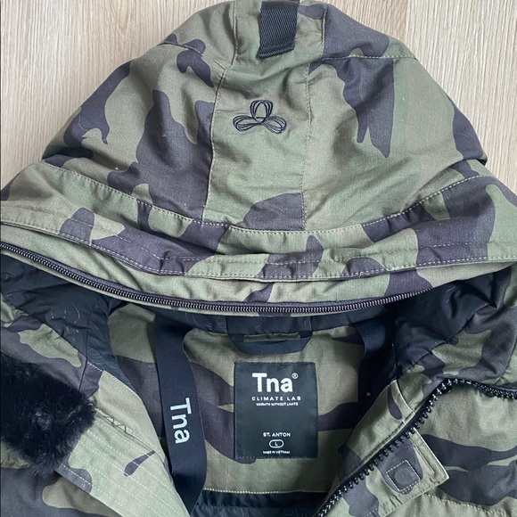 TNA St Anton Down Filled Camo Parka - Picture 5 of 14